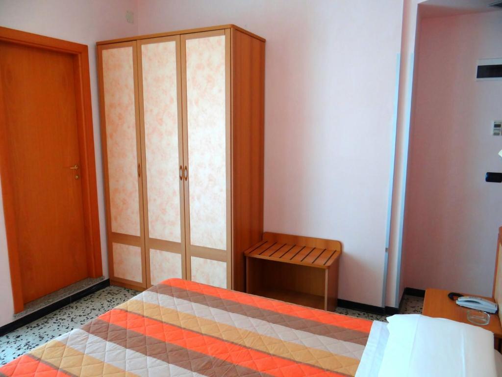 Hotel Aquila D'Oro Misano Adriatico Room photo